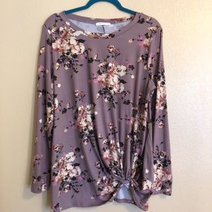 NEVER WORN Boutique find long sleeve top